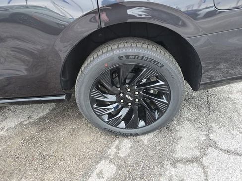 New 2026 Lincoln Navigator Reserve AWD/4WD image 12