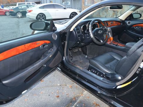 Used 2005 Lexus SC 430 Convertible w/ Preferred Accessory Pkg image 18