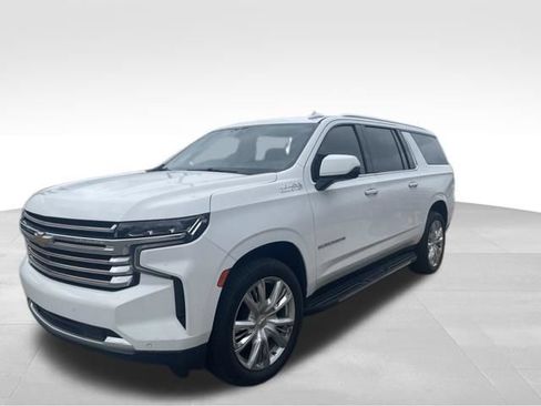 Used 2021 Chevrolet Suburban High Country RWD image 2