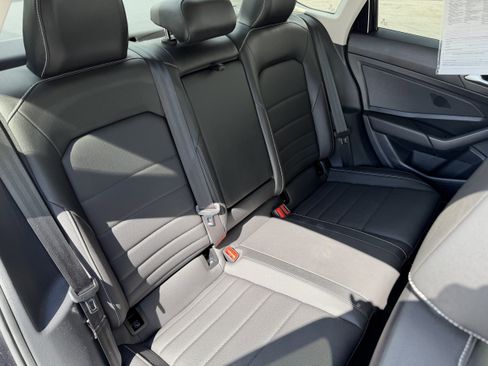 Used 2022 Volkswagen Jetta SE FWD image 32