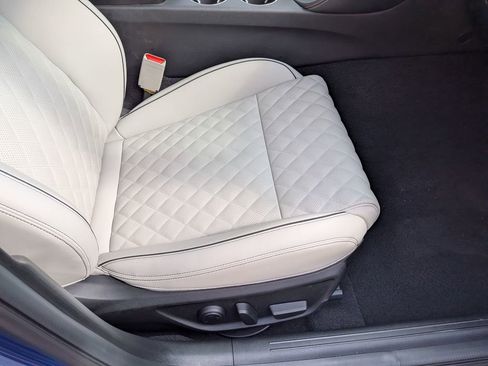 Used 2025 Genesis G70 3.3T Advanced w/ Sport Prestige Package image 29