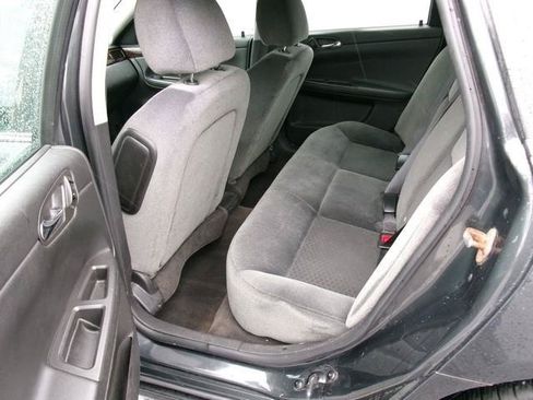 Used 2016 Chevrolet Impala LT FWD image 11