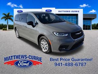 Used 2025 Chrysler Pacifica Select FWD video 1