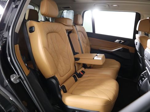 Used 2025 BMW X7 xDrive40i AWD/4WD image 62
