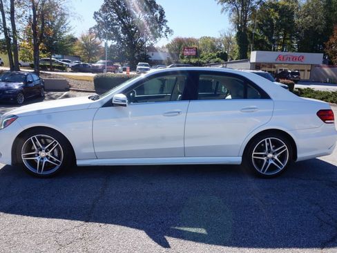Used 2014 Mercedes-Benz E 550 4MATIC Sedan image 2