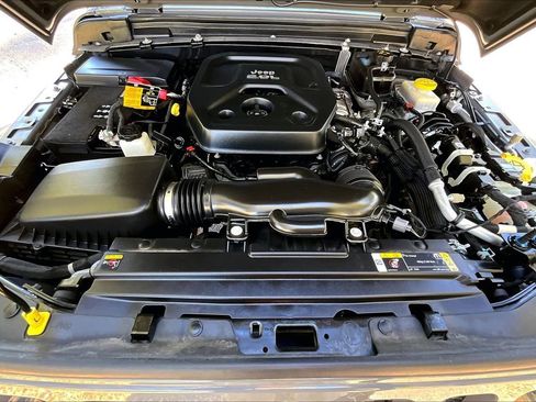 Used 2021 Jeep Wrangler Sport S image 24