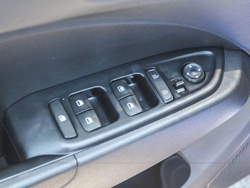 Certified 2024 Hyundai Venue SE FWD image 26