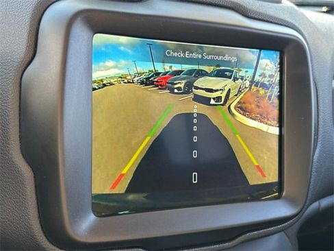 Used 2023 Jeep Renegade Altitude image 30
