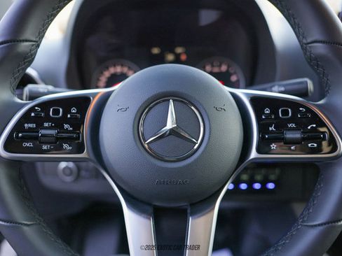 Used 2024 Mercedes-Benz Sprinter 2500 image 33