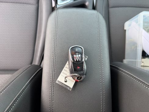 Used 2024 Buick Encore GX Preferred FWD image 18