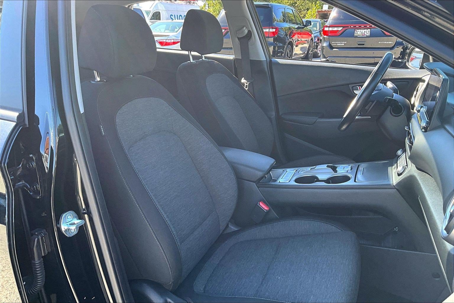 Used 2023 Hyundai Kona SEL FWD image 7