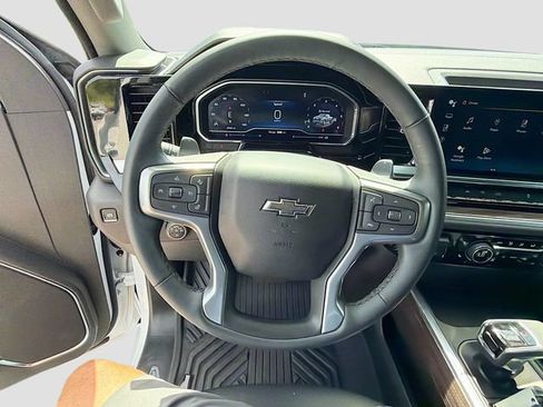Used 2024 Chevrolet Silverado 1500 RST AWD/4WD image 36