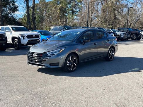Certified 2025 Nissan Versa SR image 9
