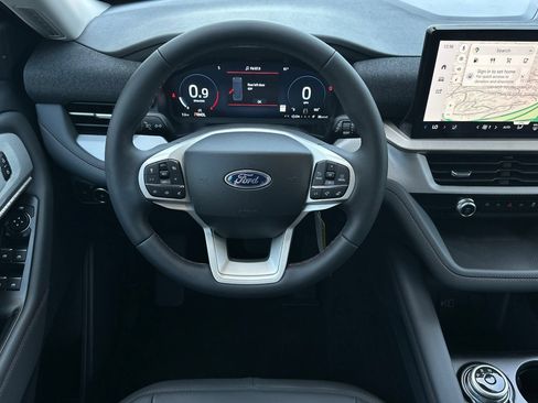 New 2026 Ford Explorer Active w/ Active Comfort Package RWD image 13
