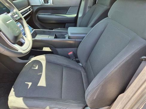 Used 2025 Hyundai Santa Fe SE FWD image 13