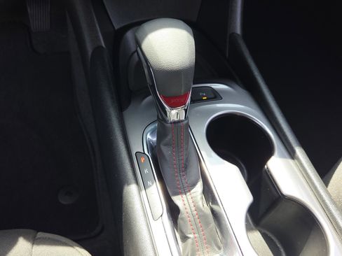 Used 2025 Chevrolet Malibu RS FWD image 21