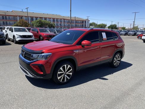 Certified 2023 Volkswagen Taos SE w/ Panoramic Sunroof Package FWD image 48