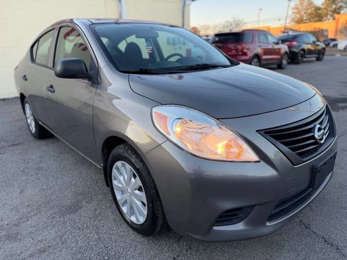 Used 2014 Nissan Versa S Plus image 2