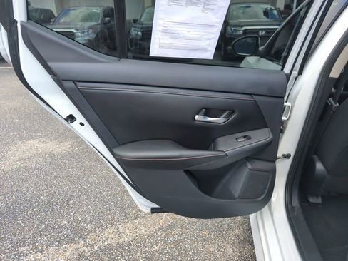 Used 2022 Nissan Sentra SR FWD image 26