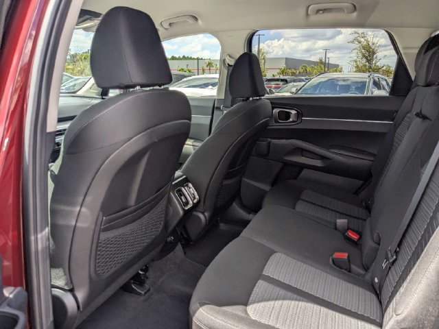 Used 2025 Kia Sorento LX FWD image 13