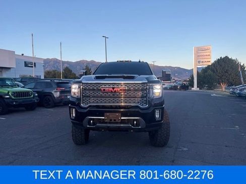 Used 2023 GMC Sierra 3500 Denali w/ Denali Black Diamond Edition AWD/4WD image 4