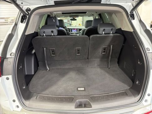Used 2021 Buick Enclave Essence w/ Sound and Sites Package image 38