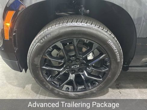 Certified 2025 Chevrolet Suburban High Country AWD/4WD image 11