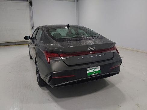Used 2024 Hyundai Elantra SEL w/ Convenience Package FWD image 6