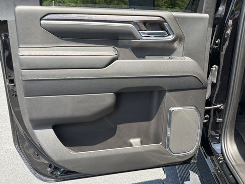 Used 2024 Chevrolet Silverado 2500 LTZ w/ LTZ Convenience Package AWD/4WD image 24