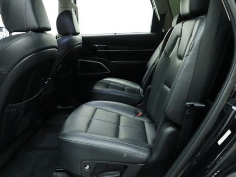 Used 2023 Kia Telluride EX w/ EX Captain's Chair Package FWD image 28