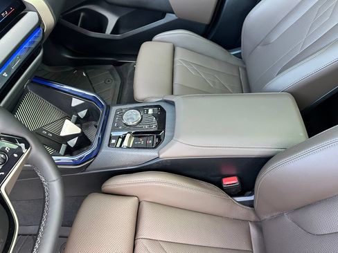 Used 2025 BMW X3 xDrive30i w/ Premium Package AWD/4WD image 23