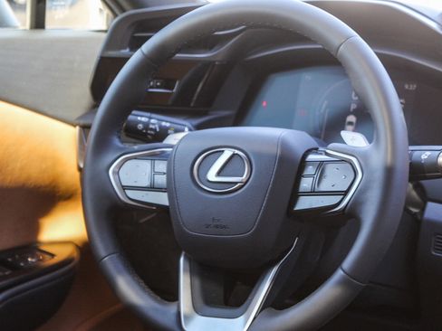 Used 2023 Lexus RZ 450e Premium image 15