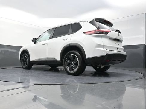 Used 2025 Nissan Rogue SV AWD/4WD image 35