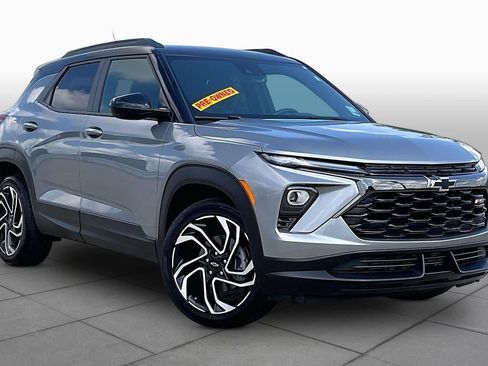 Used 2025 Chevrolet TrailBlazer RS w/ Convenience Package AWD/4WD image 3