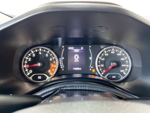 Used 2017 Jeep Renegade Latitude image 17