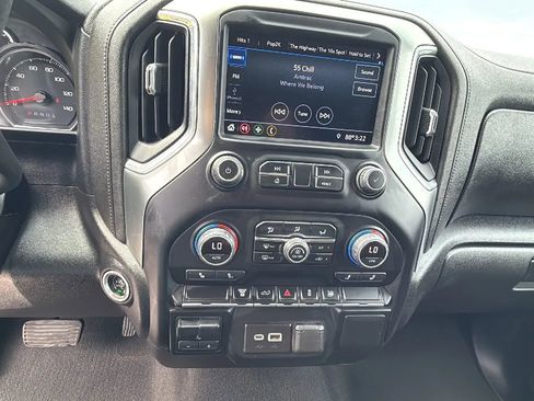 Used 2022 Chevrolet Silverado 2500 LT w/ Convenience Package AWD/4WD image 18
