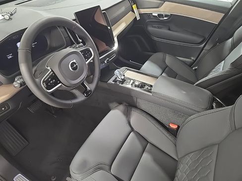 New 2026 Volvo XC90 T8 Plus w/ Protection Package Premier AWD/4WD image 22