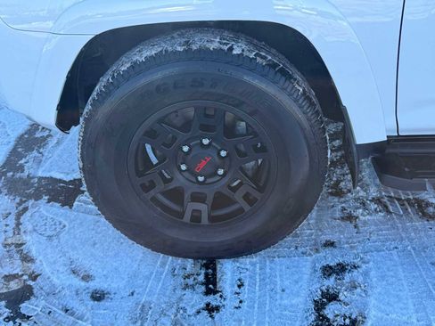 Certified 2024 Toyota 4Runner TRD Off-Road Premium image 9