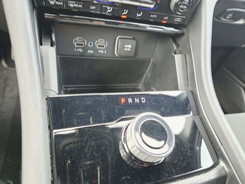Used 2025 Jeep Grand Cherokee Laredo X RWD image 31