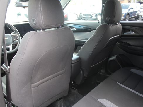 Certified 2025 Chevrolet TrailBlazer LT w/ LT Cold Weather Package AWD/4WD image 20
