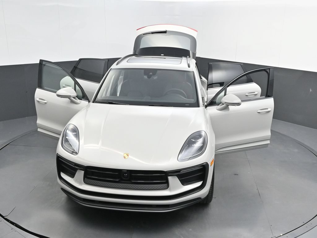 New 2026 Porsche Macan AWD/4WD image 47