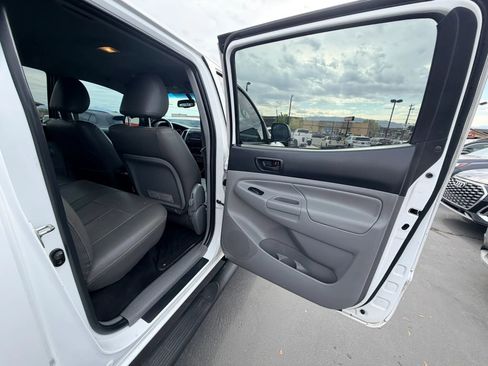 Used 2013 Toyota Tacoma 4x4 Double Cab w/ SR5 Pkg image 23