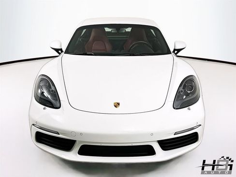 Used 2018 Porsche 718 Cayman image 3