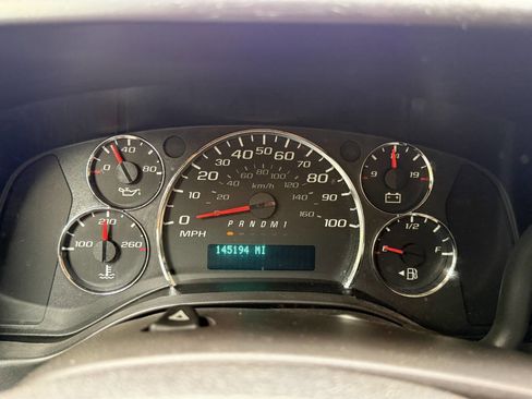 Used 2015 Chevrolet Express 2500 image 11