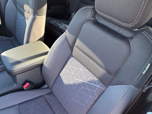 New 2026 Nissan Frontier SV w/ Tow Package image 18