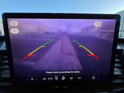 Used 2024 Ford Transit 350 XLT image 22