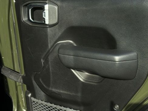Used 2022 Jeep Wrangler Unlimited Sport image 37