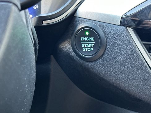 Used 2020 Ford Escape SE Sport image 22