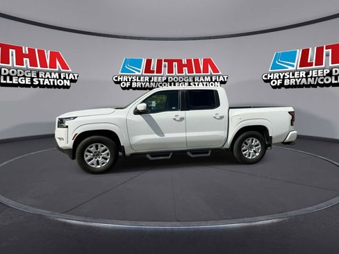 Used 2022 Nissan Frontier SV RWD image 4