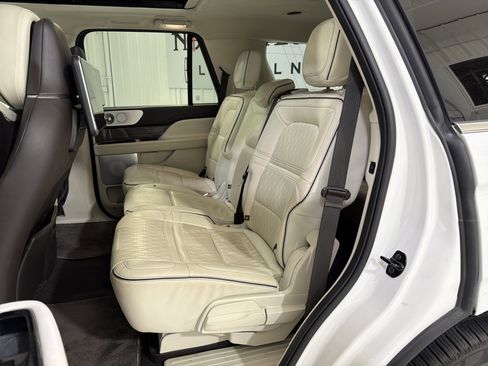Used 2023 Lincoln Navigator Black Label image 10